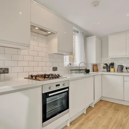 Homely 1Bed Apartment Vauxhall London Exterior photo