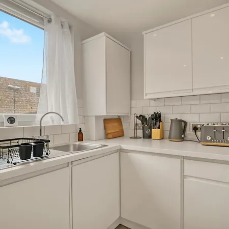 Homely 1Bed Apartment Vauxhall London Exterior photo
