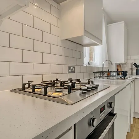 Homely 1Bed Apartment Vauxhall London Exterior photo