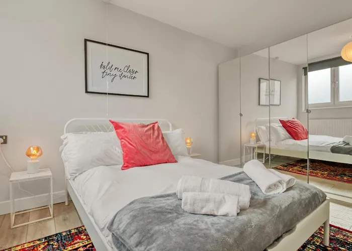 Homely 1Bed Apartment Vauxhall